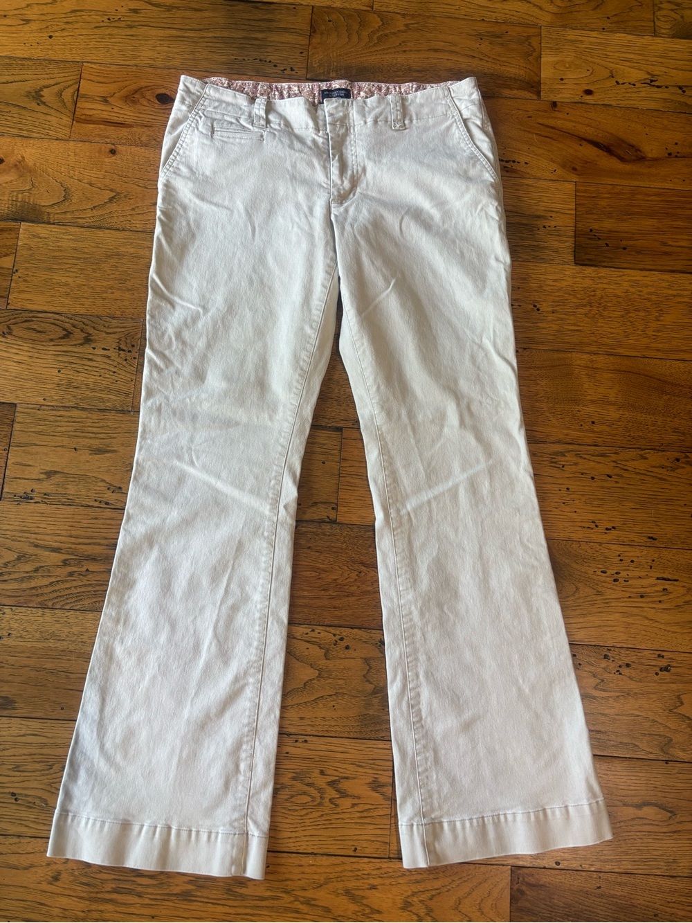 Y2K American Eagle Outfitters Light Beige/Taupe Casual Women’s Flare Chinos